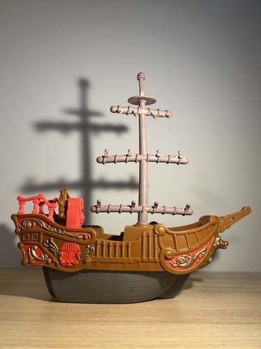 Nave pirata giocattolo - , in